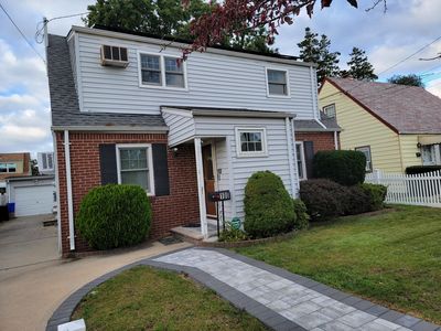 100 Wood Ln, Valley Stream, NY, 11581