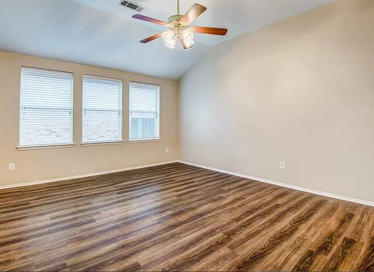 1112 Shearwater Ave — Photo 3