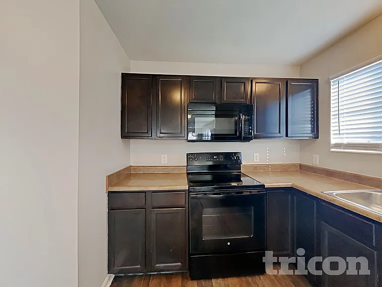 6077 W Jamison Dr — Photo 3
