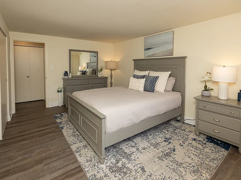 Colony Hill Apartments & Townhomes — Photo 7