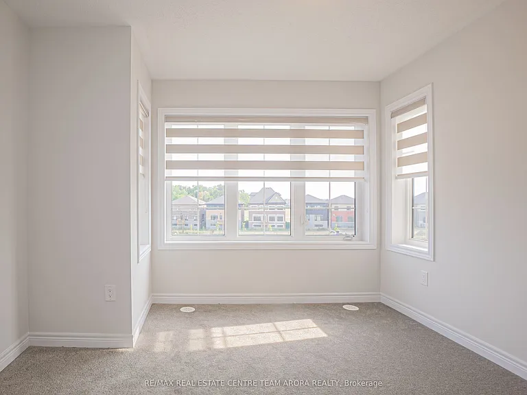 70 Keyworth Cres — Photo 10