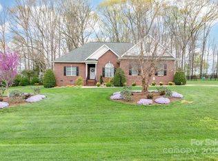 158 Canopy Oak Ln, Statesville, NC 28625