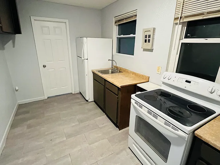 920 E Seneca Ave #B — Photo 5