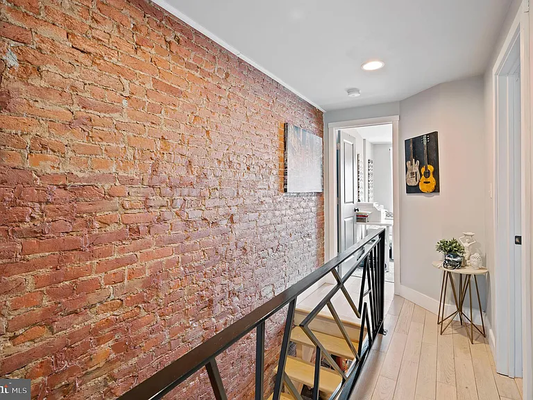 2617 Sepviva St — Photo 16