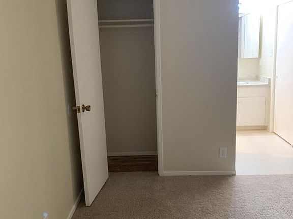 4th image of 40 Glen Eyrie Ave