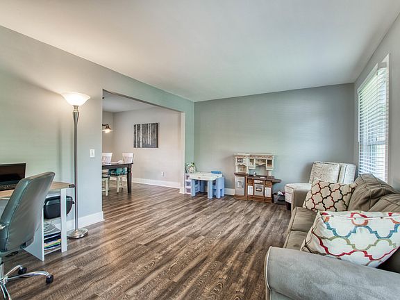 5th image of 4231 Weymouth Dr SE