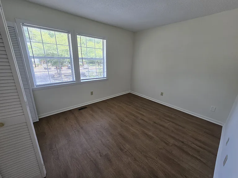 118 Chaucer Ct — Photo 21