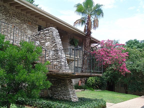3rd image of 1304 Mariposa Dr APT 271