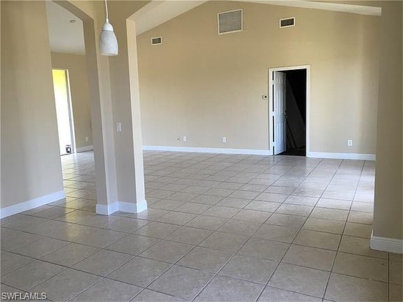 3rd image of 2042 Venice Ave N