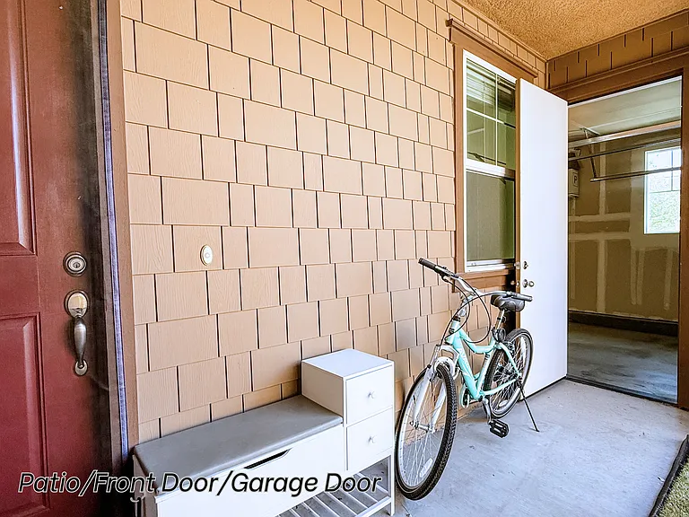 681 W Crocker Ln — Photo 6