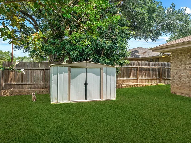 6015 Windhaven Dr — Photo 5