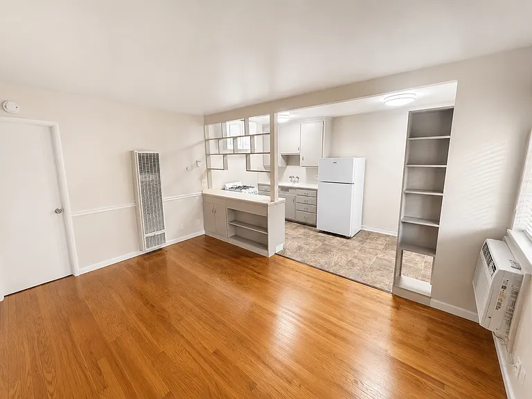 Fort Sutter Manor, Classic Midtown Living! — Photo 28