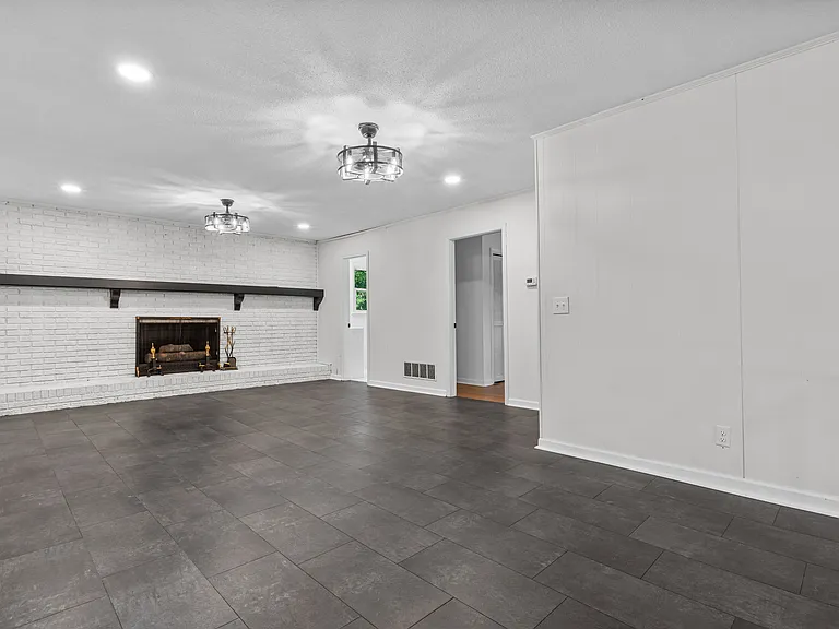 4003 Rockbridge Rd — Photo 16