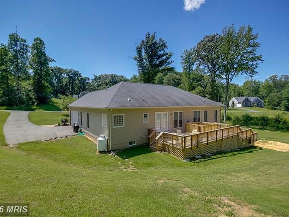 3rd image of 10 Fleetwood Farm Ln