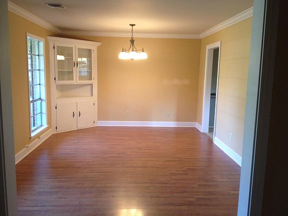 4th image of 311 Broadmoor Blvd