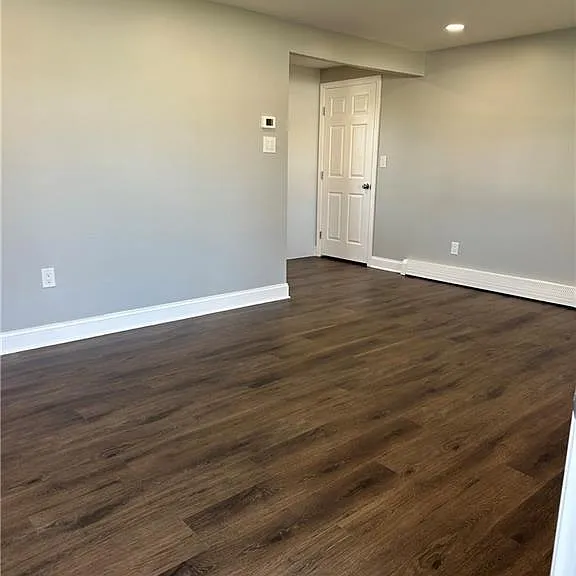 10 Lake Ave — Photo 3