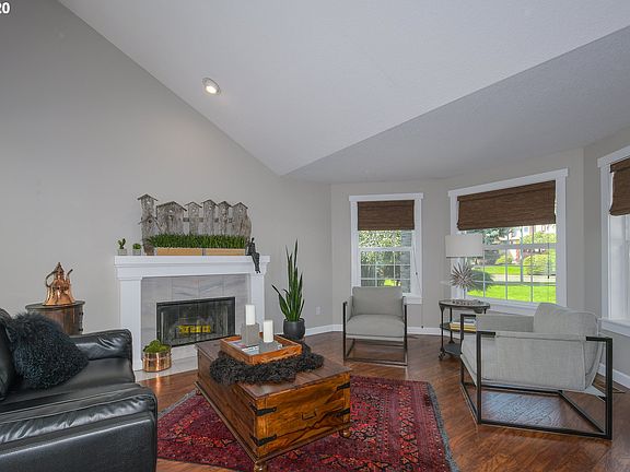 3rd image of 2405 NE 145th Cir