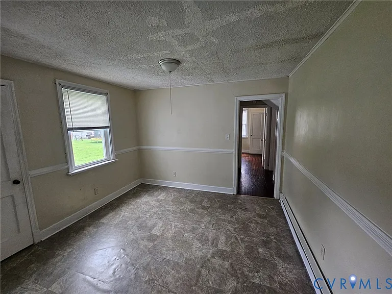 2405 Granville Ave — Photo 7