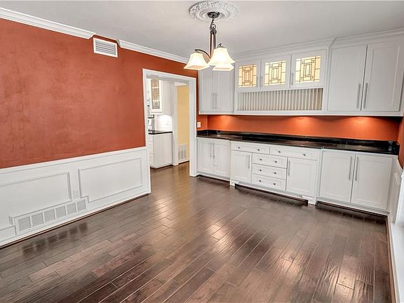 5th image of 2108 Bancroft Ct