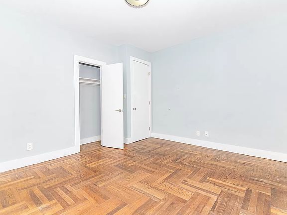4th image of 920 E 34th St #2B