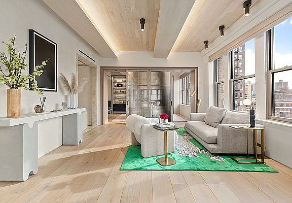 3rd image of 147 Waverly Pl APT 8