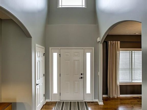 3rd image of 20208 Nina St