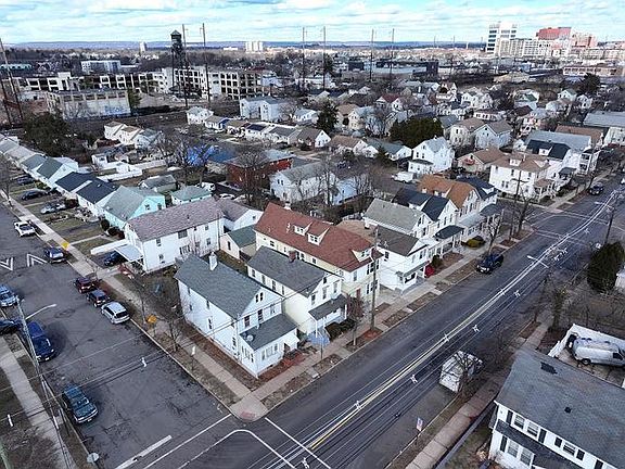 4th image of 209 Joyce Kilmer Ave
