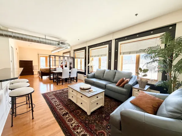 2142 Curtis St APT 204, Denver, CO 80205