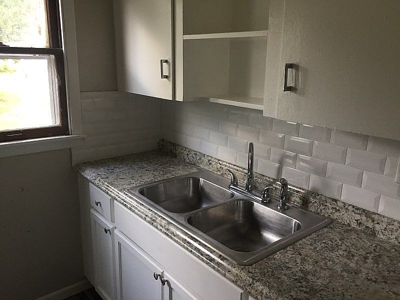 1st image of 529 Van Brunt Blvd