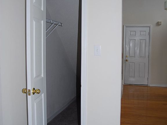 3rd image of 11184 Riverbend Dr