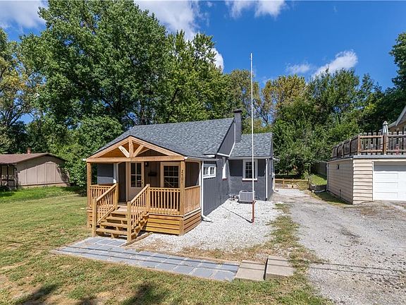 3rd image of 2701 Karnes Rd
