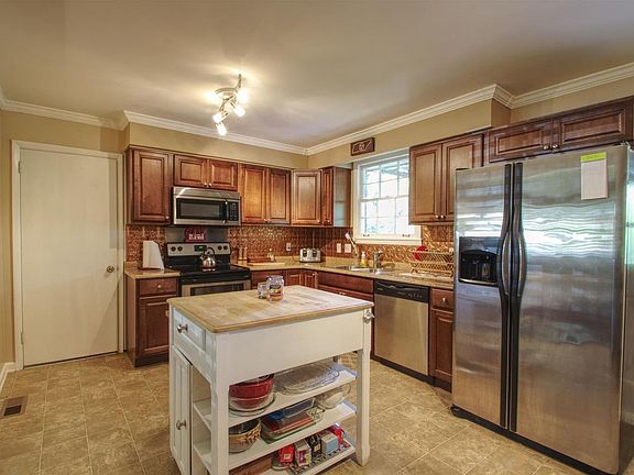 4th image of 216 Whorley Dr