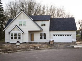 612 E Kennedy Ct, Carlton, OR