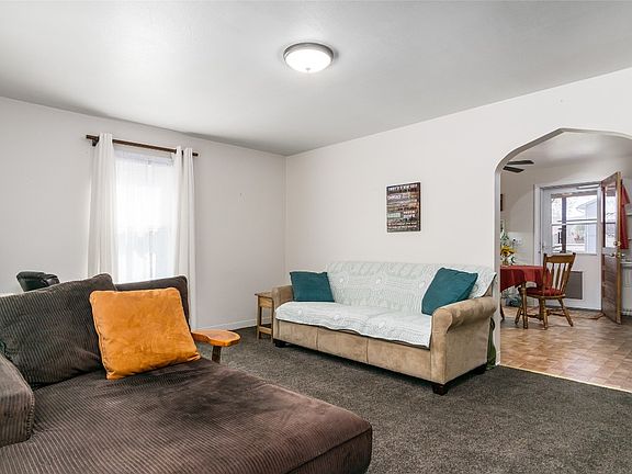 4th image of 3010 Hall St