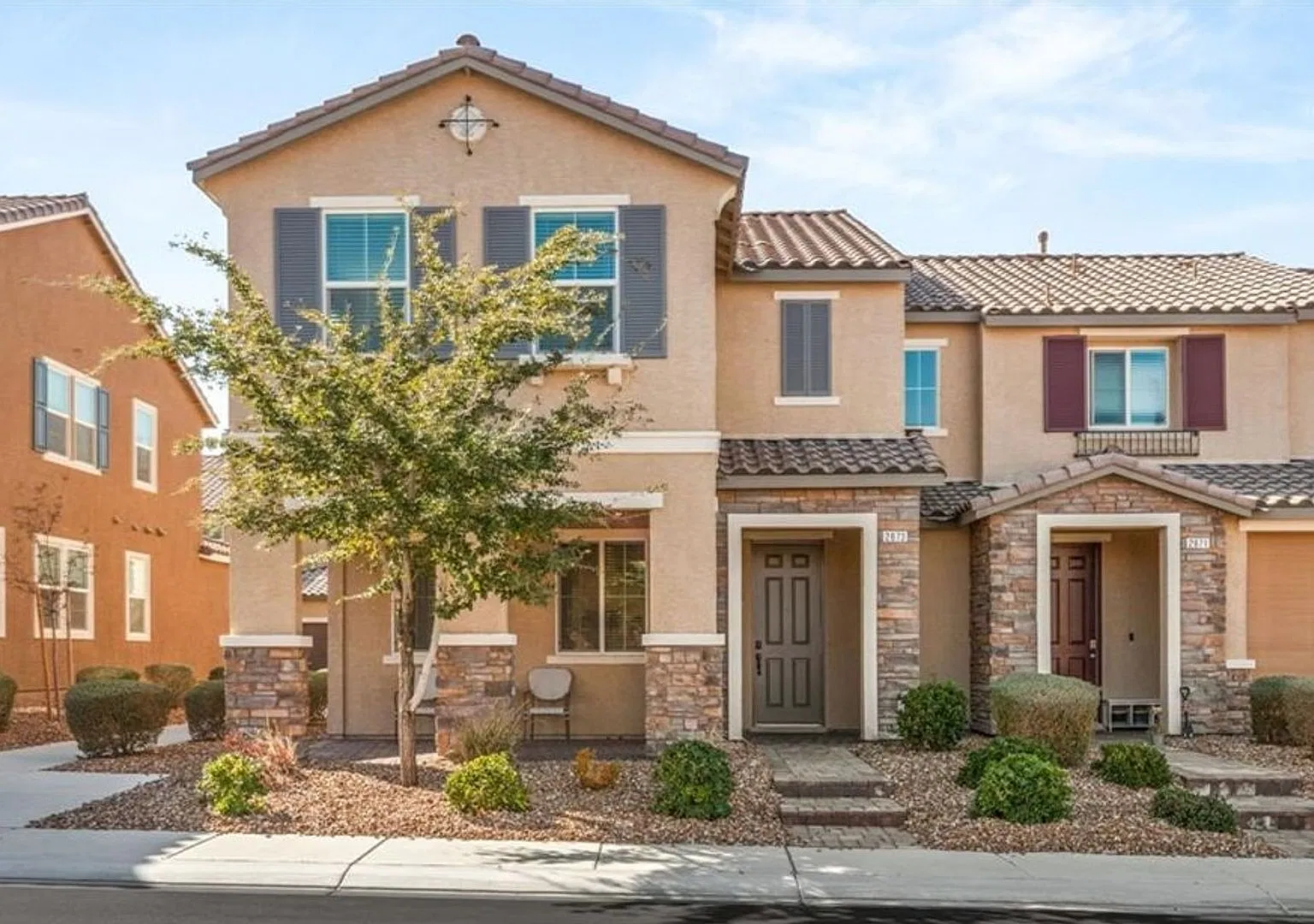 Inspirada town home with attached 2 car garage. — Photo 1