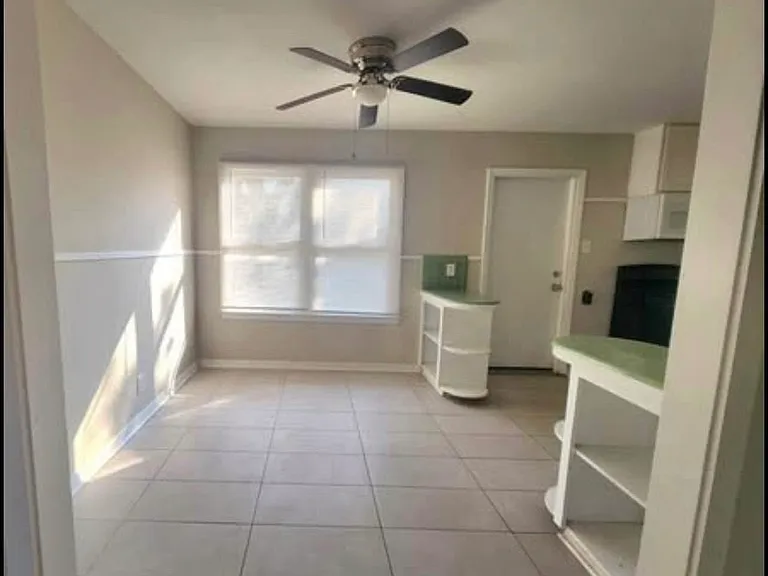 1511 E Guadalupe St — Photo 4