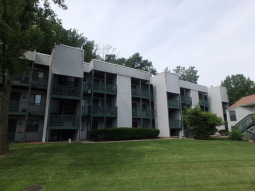 3rd image of 9 Old Highway 63 S APT 08