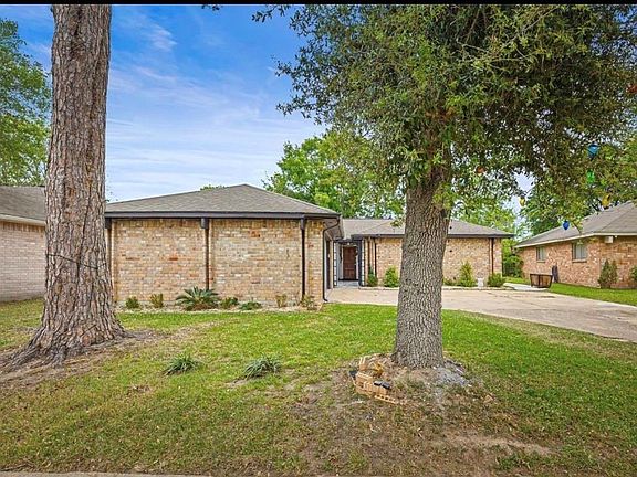 3rd image of 19634 Southaven Dr