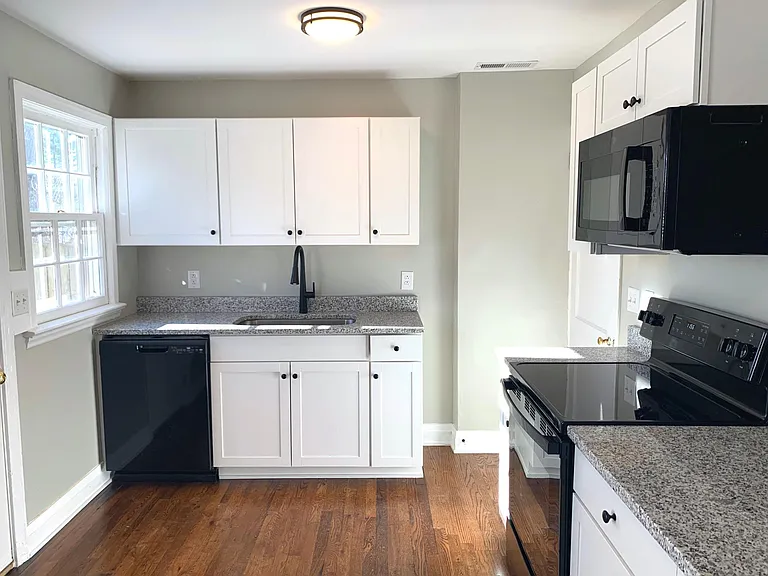 3613 Buckner Rd SW — Photo 2