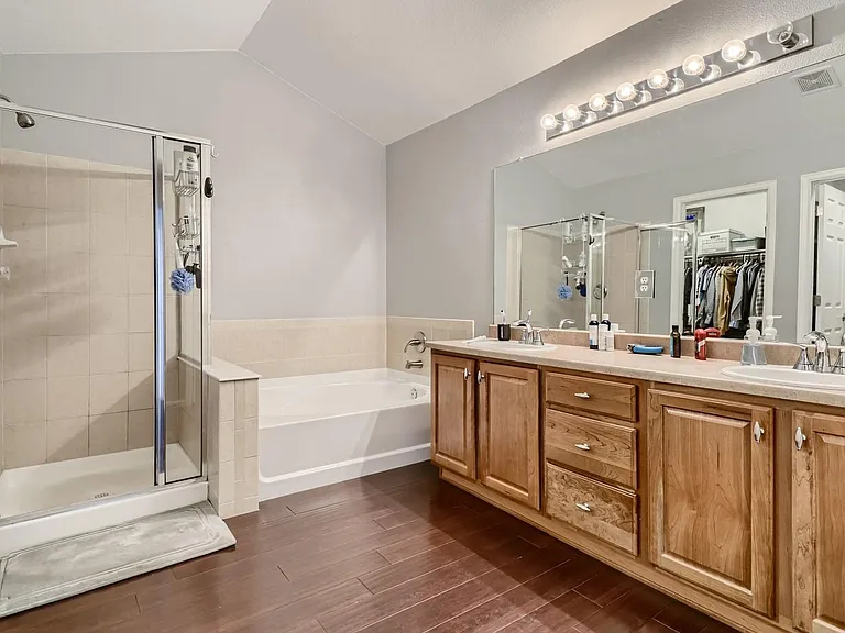 8377 Stonybridge Cir — Photo 19