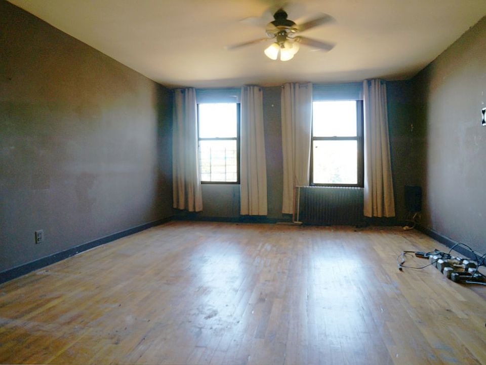2nd image of 451 Graham Ave APT 3R