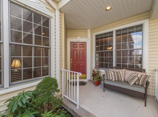 3 Love Ln, Roseland, NJ 07068