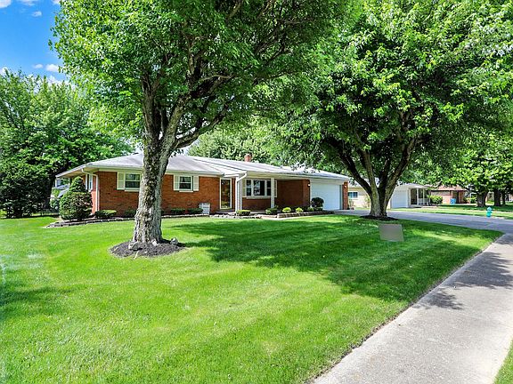 2nd image of 311 W Hill Valley Dr