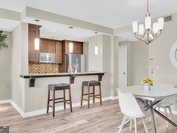 2nd image of 3338 Peachtree Rd NE APT 508