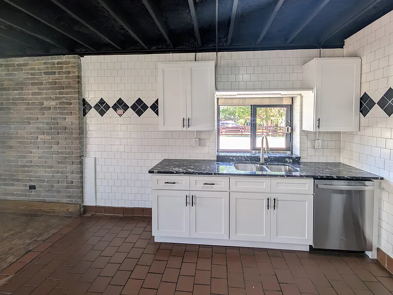 Granite top, stainless sink, new dishwasher