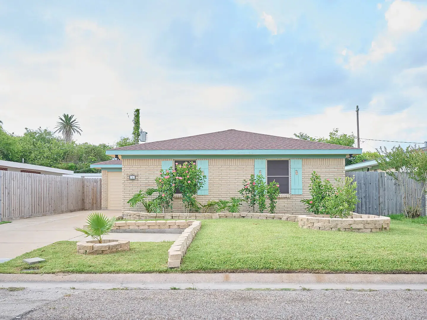 Hidden 3BR Gem house short walk to the UTMB — Photo 4