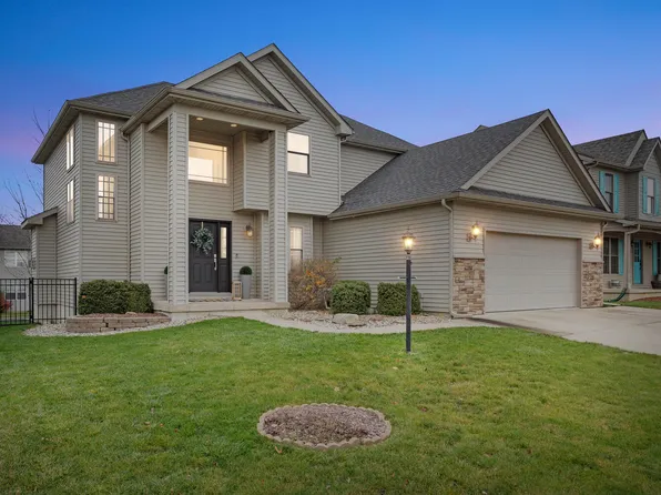 1414 Stonecrest Dr, Mahomet, IL 61853