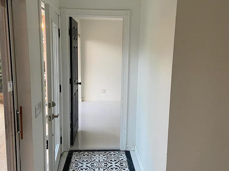 2102 Appleton Ct — Photo 6