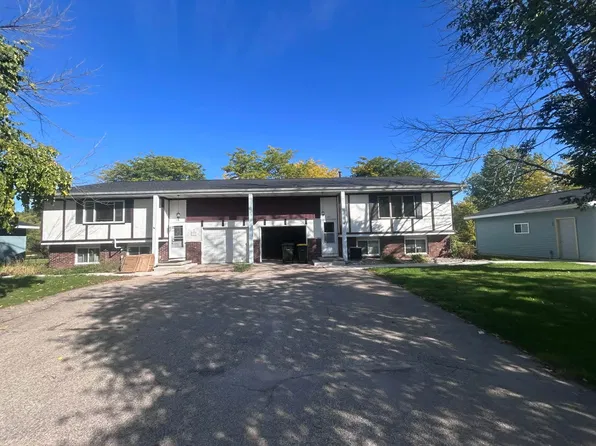1777 Parkwood Dr #1, Oshkosh, WI 54904
