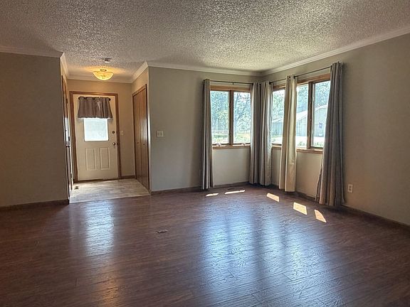 3rd image of 933 E Prospect Rd APT A